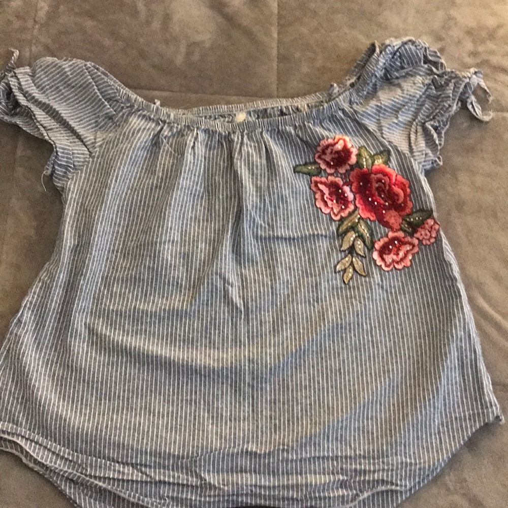 Off-the-shoulder top
